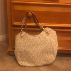 White Michael Kors tote